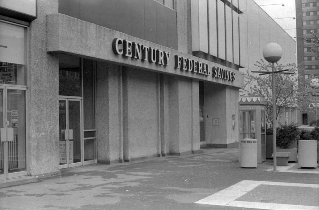 East Liberty Mall: Century Federal Savings on Penn Ave, 1972