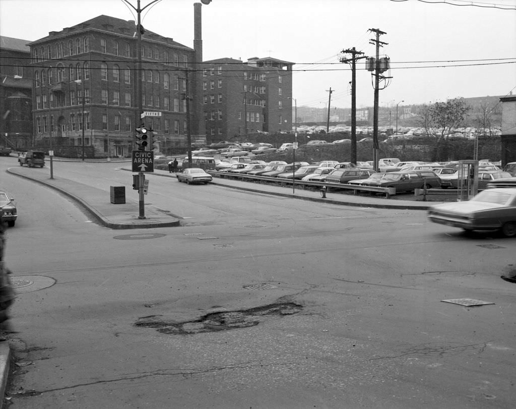 Fifth Ave and Hooper St, 1971