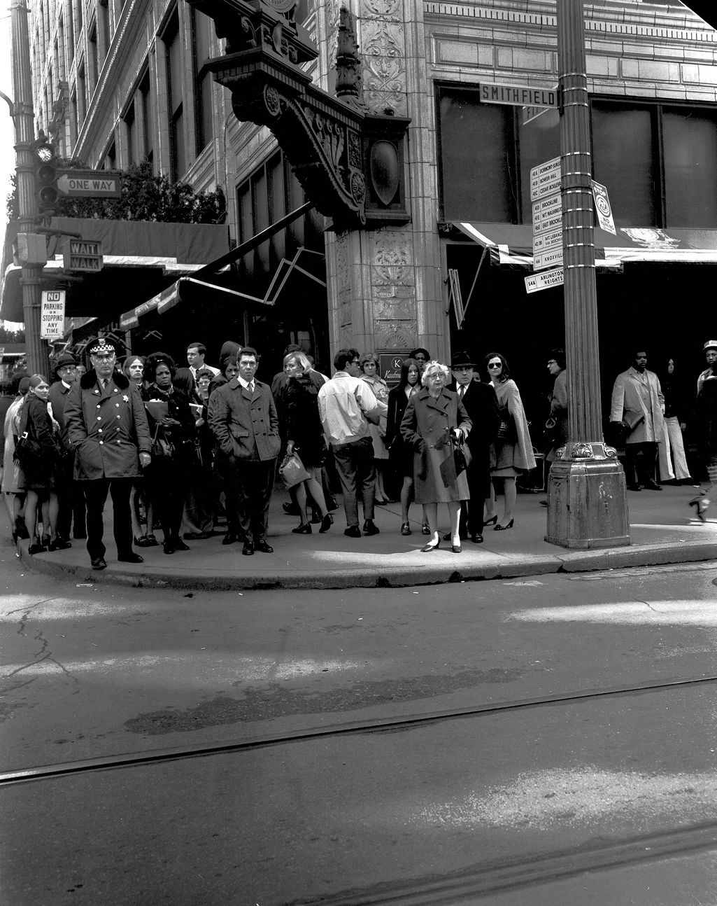 Pedestrians at Fifth Avenue and Smithfield Street near flagship Kaufmann's store, 1971