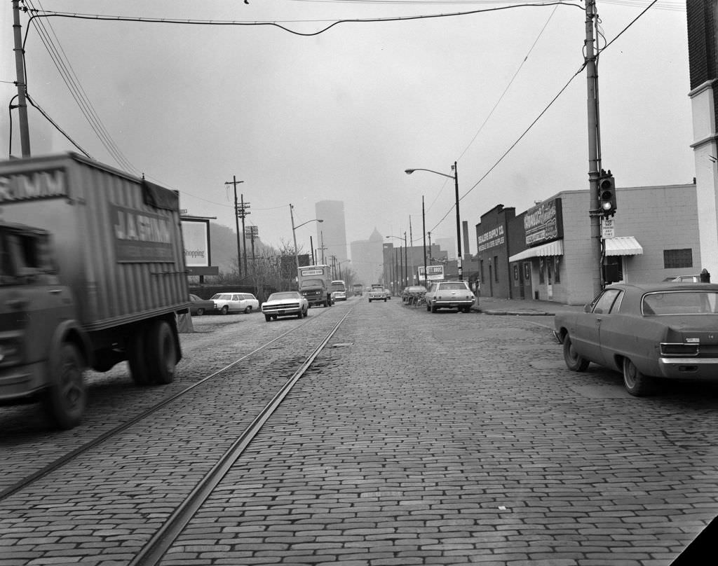Liberty Avenue with U.S. Steel and Gulf Tower, 1971