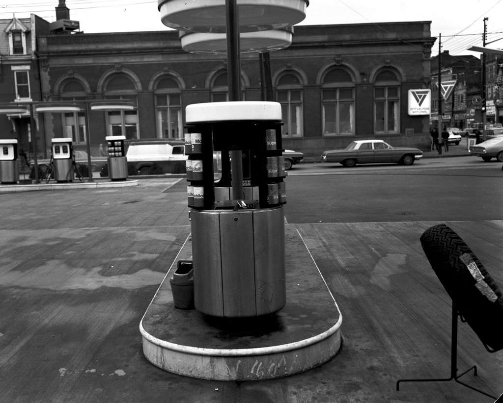 Mobil gas station on East Carson Street, 1970