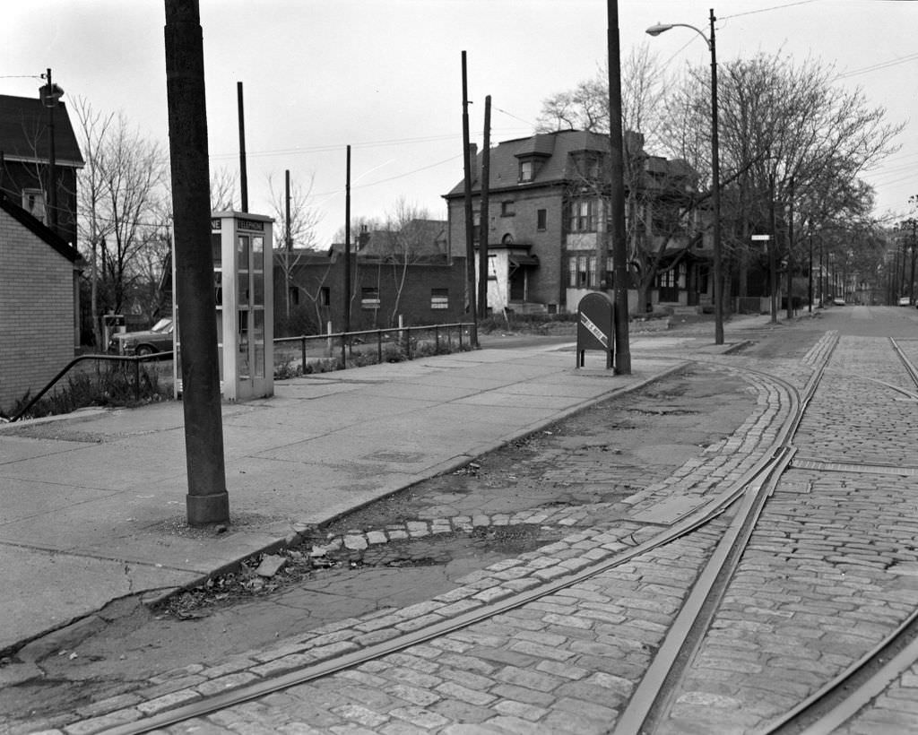 Telephone booth on Oakwood Street, 1970.