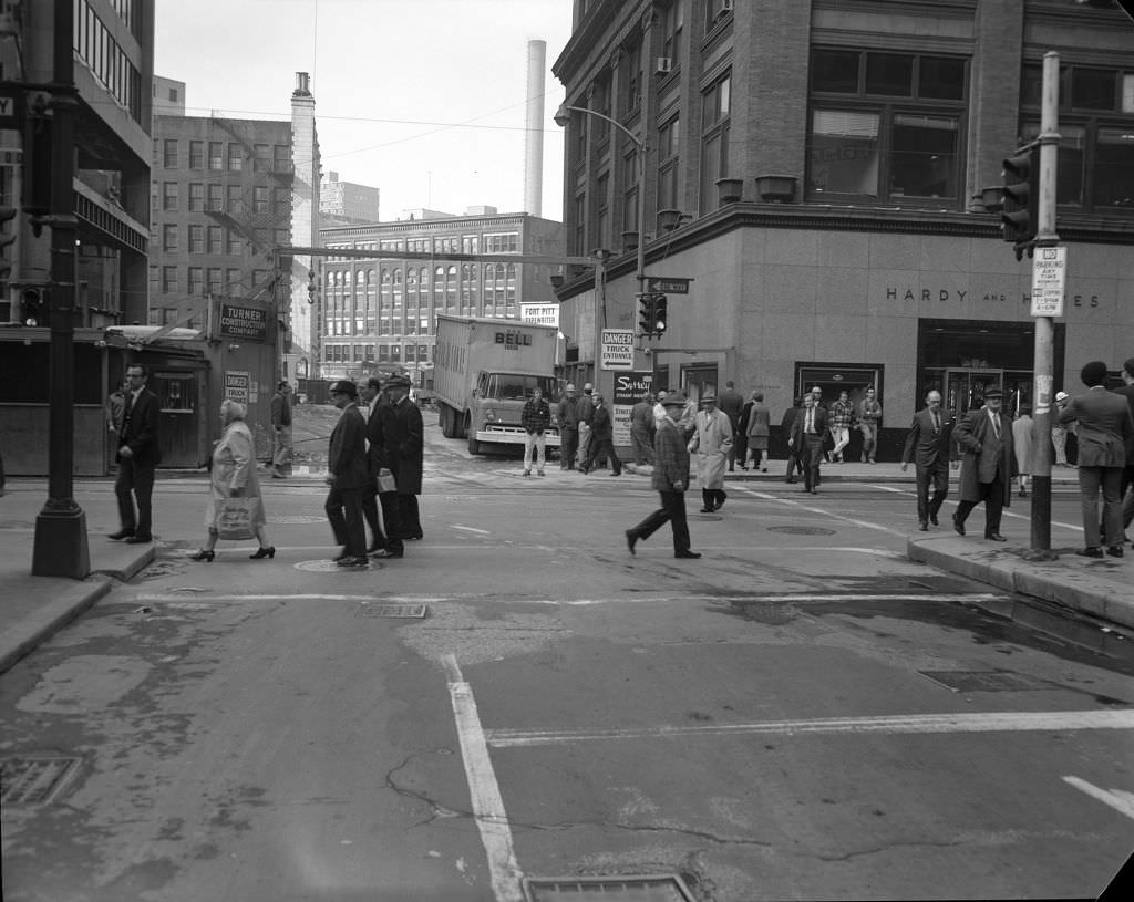 Pedestrians on Oliver Avenue looking towards Wood Street, 1970.
