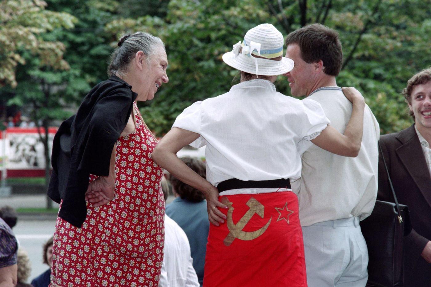 People gather in Kiev to celebrate Ukraine's declaration of independence, 1991.