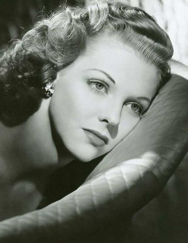 Gorgeous Photos of Vivian Blaine in the 1940s Illuminate the Hollywood Starlet Who Captured Hearts