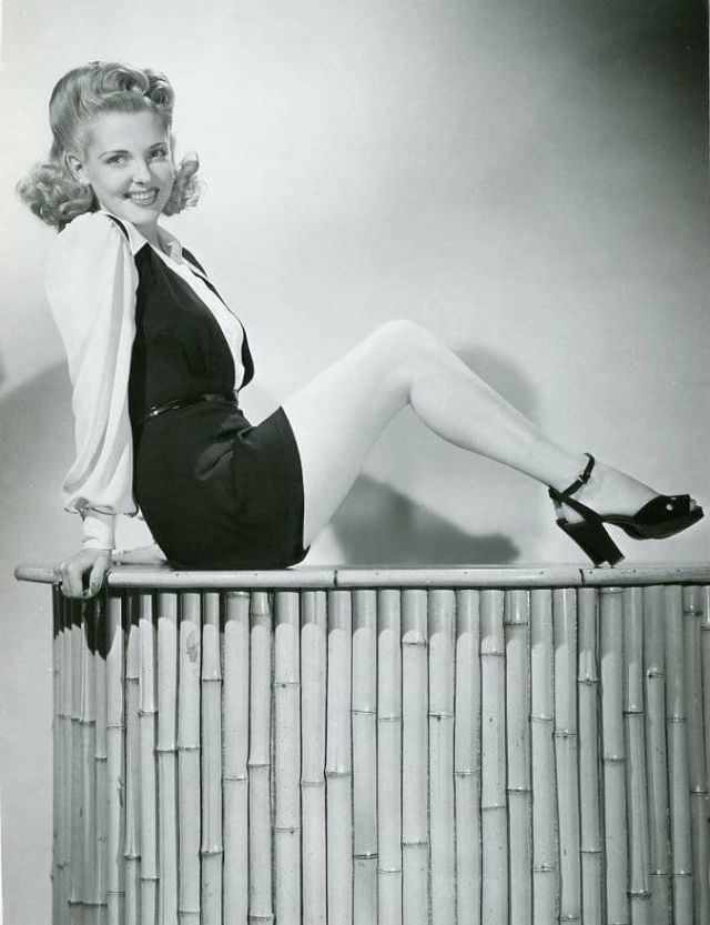 Gorgeous Photos of Vivian Blaine in the 1940s Illuminate the Hollywood Starlet Who Captured Hearts