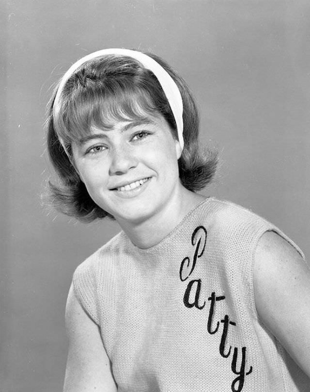 Iconic Moments Captured: Beautiful Photos of a Young Patty Duke Illuminate Her Life in the 1960s