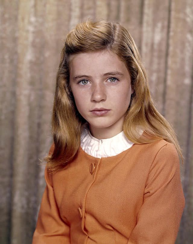 Iconic Moments Captured: Beautiful Photos of a Young Patty Duke Illuminate Her Life in the 1960s