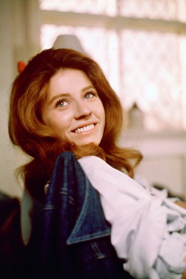 Iconic Moments Captured: Beautiful Photos of a Young Patty Duke Illuminate Her Life in the 1960s