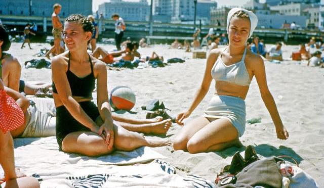 1940s Bathing suits Found photos
