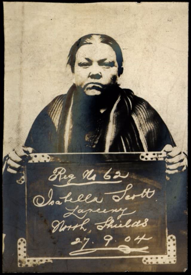 Isabella Scott arrested for larceny, 27 September 1904.