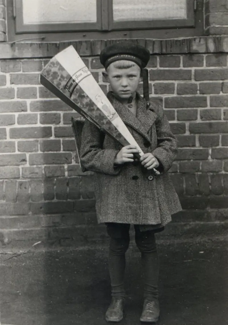 The Evolution of the First Day of School Over the Past Century in Photos