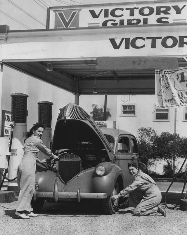 What Gas Stations Looked Like Through the Lens of the Past Century