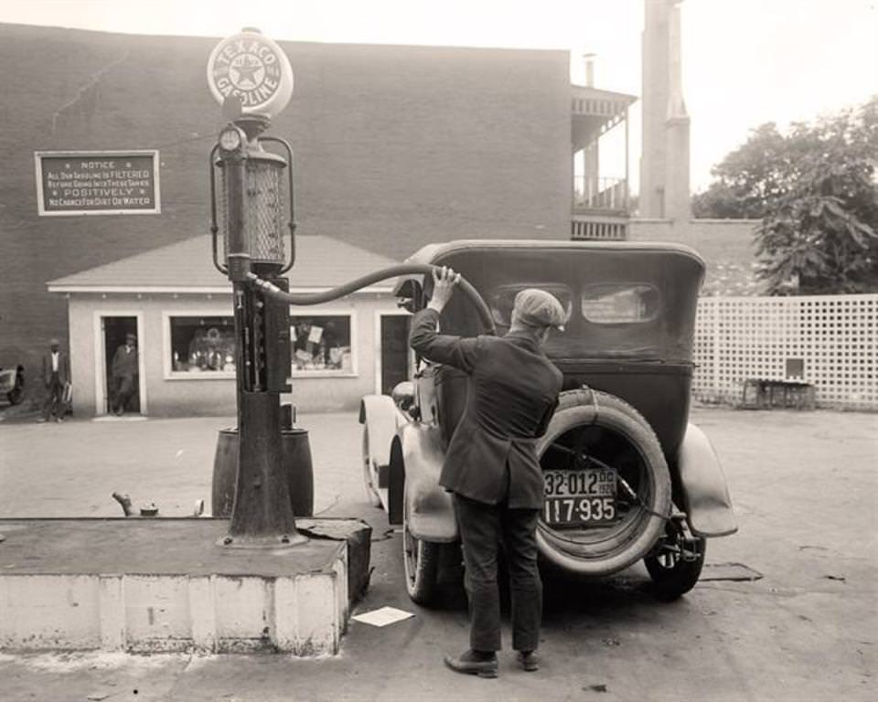 What Gas Stations Looked Like Through the Lens of the Past Century