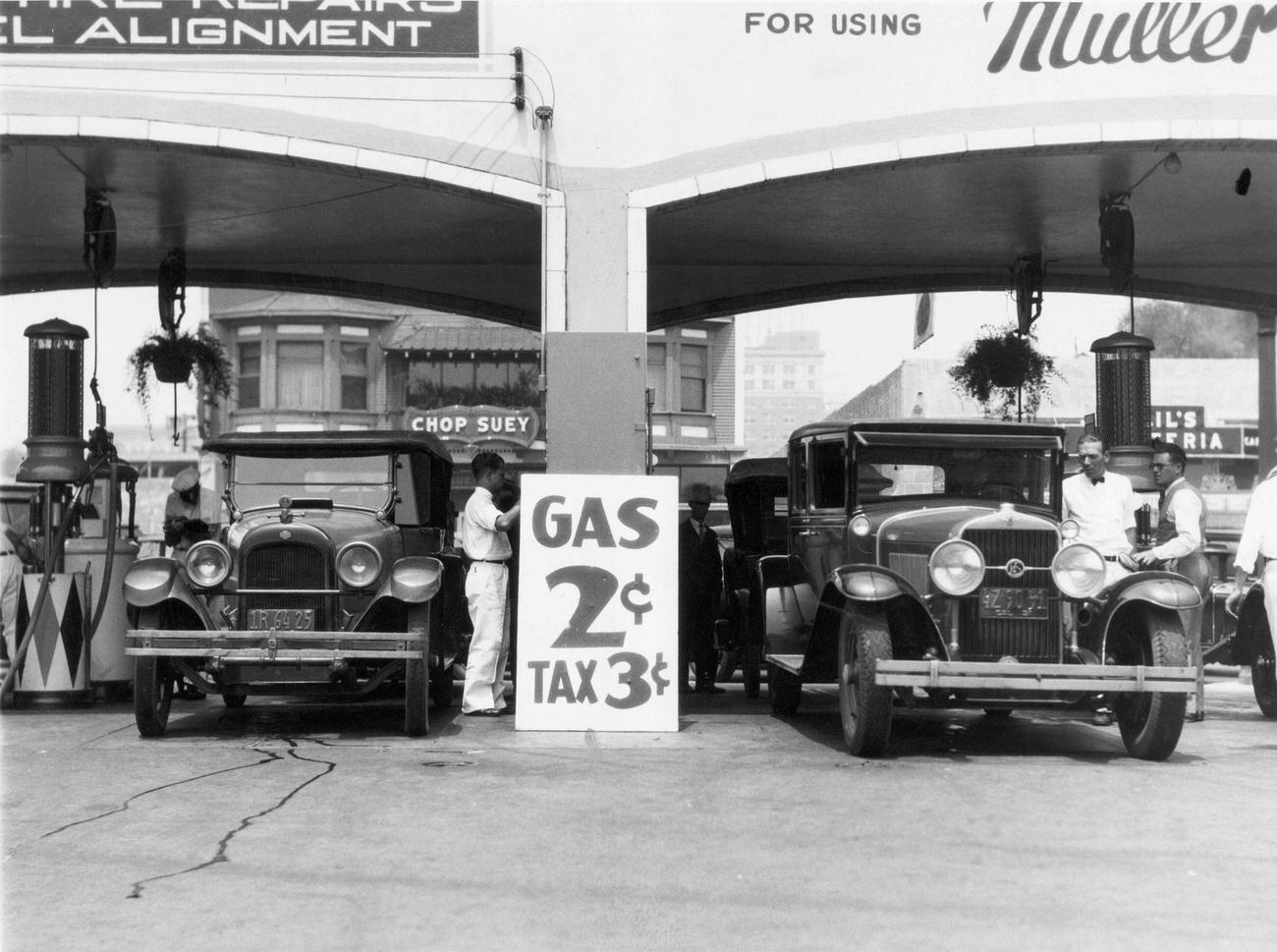 Hollywood Gas Station Selling Gas for 2 Cents a Gallon