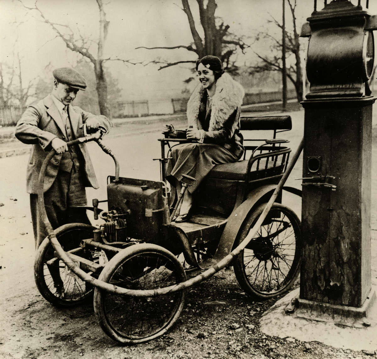 What Gas Stations Looked Like Through the Lens of the Past Century