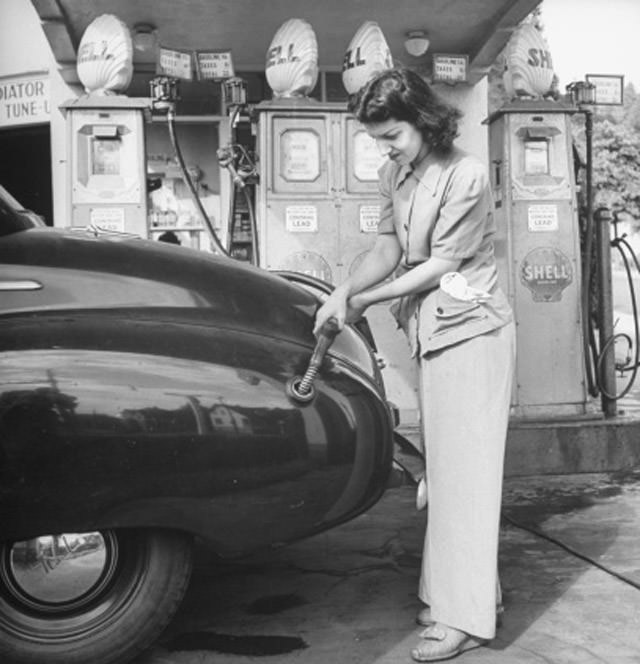 What Gas Stations Looked Like Through the Lens of the Past Century