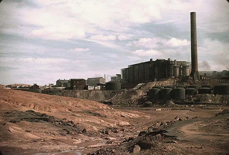 Copper mining operations in Copperhill, TN, 1939.