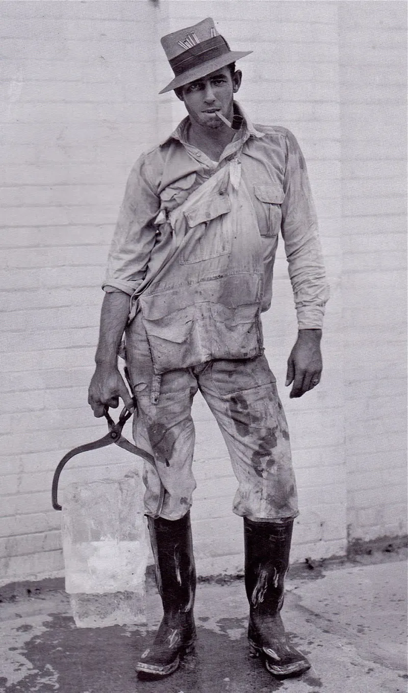 An ‘Ice Man’, delivering a 25lb block of ice in 1928, Houston, Texas. Photo from Story Sloane Collection.