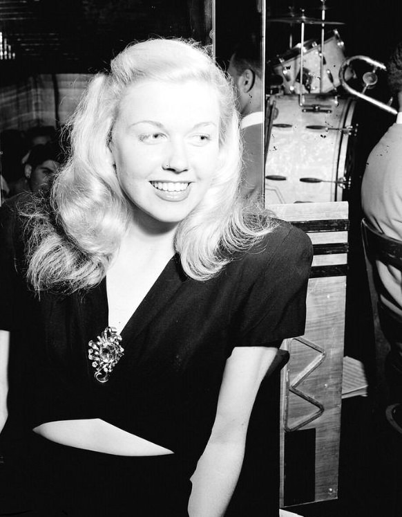 Doris Day, Aquarium, New York, July 1946. (Photo by William P. Gottlieb)