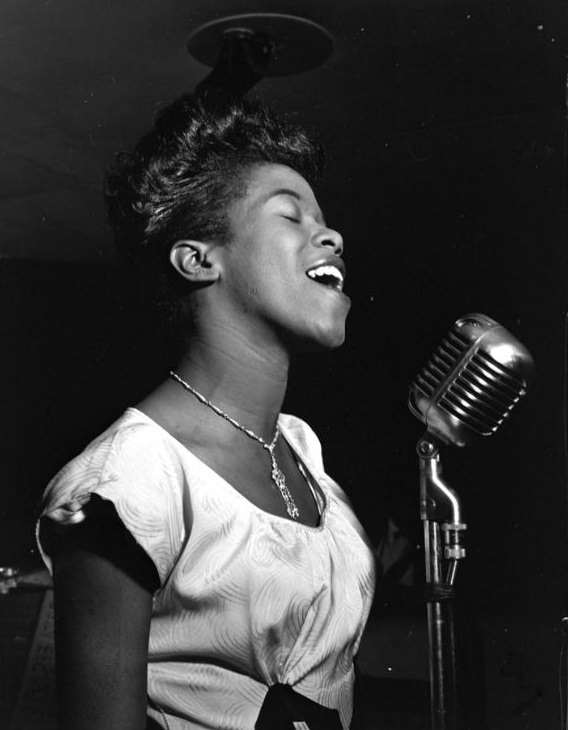 Sarah Vaughan, Café Society (Downtown), New York, Aug. 1946. (Photo by William P. Gottlieb)