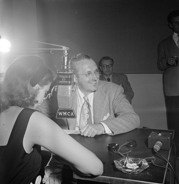 Beryl Davis and Tommy Dorsey, WMCA, New York, Oct. 1947. (Photo by William P. Gottlieb)