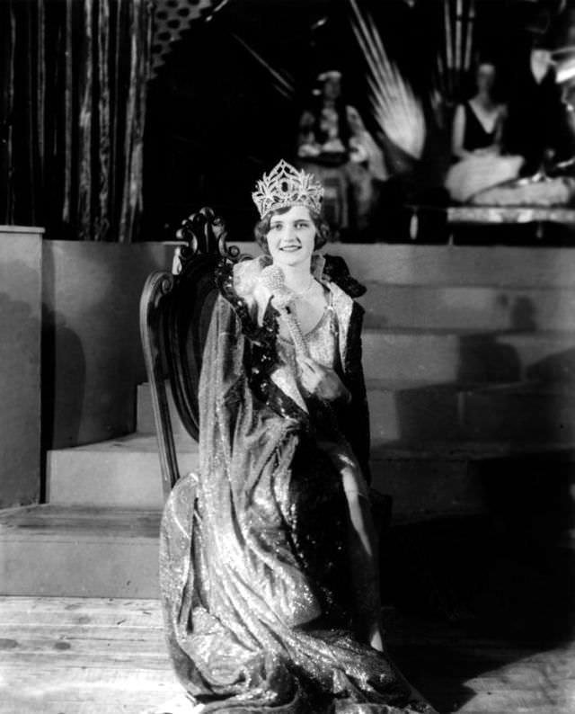 Lois Delander, Miss America 1927, Seated on Throne with Scepter, 1927