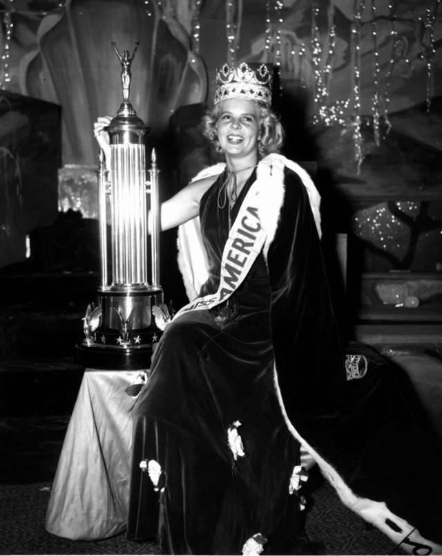 Bette Cooper, Miss America 1937, in Regal Robe with Trophy, 1937