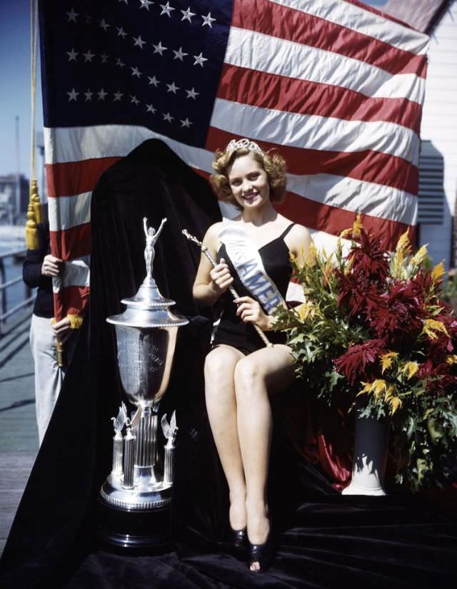 Jean Bartel, Miss America 1943, Posing with Trophy, 1943
