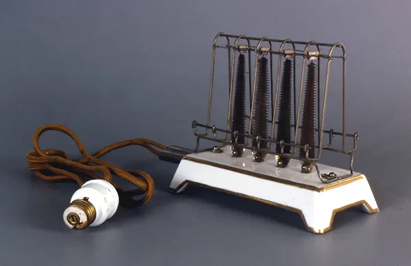 Toaster with an Edison screw fitting, 1909.