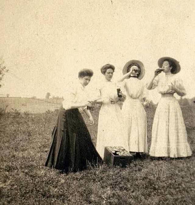 Teachers Celebrating Spring Break, 1910
