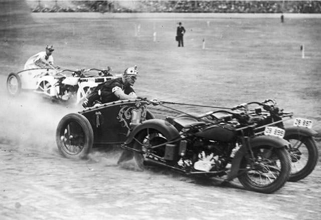 NSW Police Turn Motorcycles into Racing Chariots, 1936