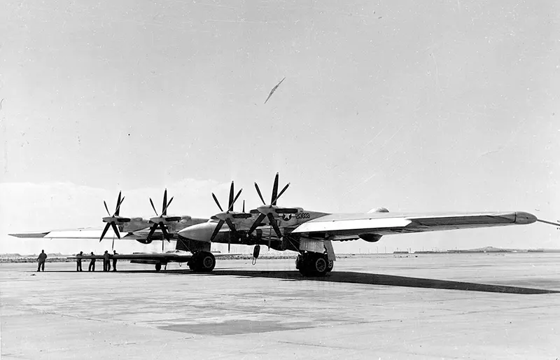 YB-35 Flying Wing showing its quartet of pusher contra-rotating propellers. The option was later discarded due to severe vibration in flight and later changed to the traditional single propeller configuration.