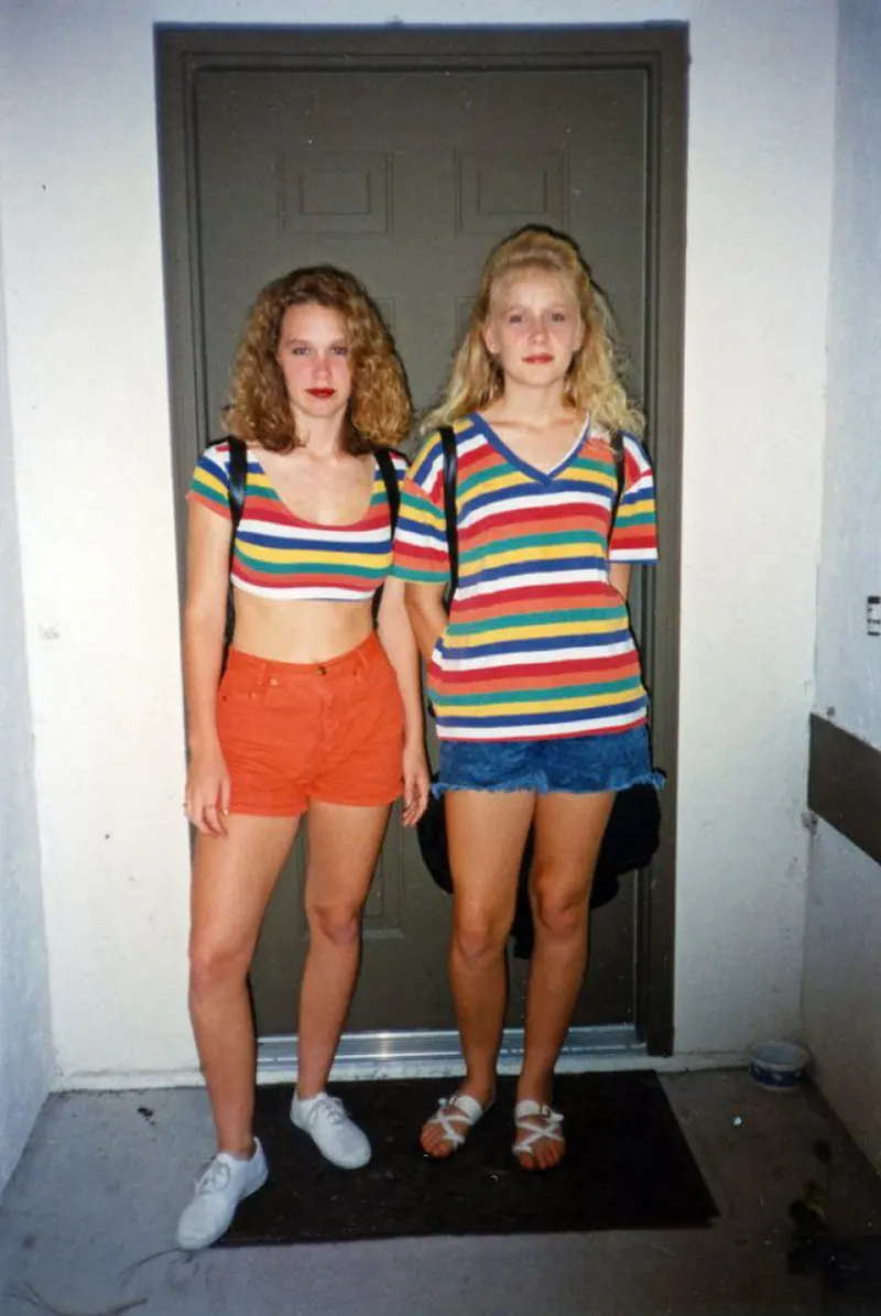Fabulous Photos Showing Young Ladies' Bold Style Choices in 1990s Fashion