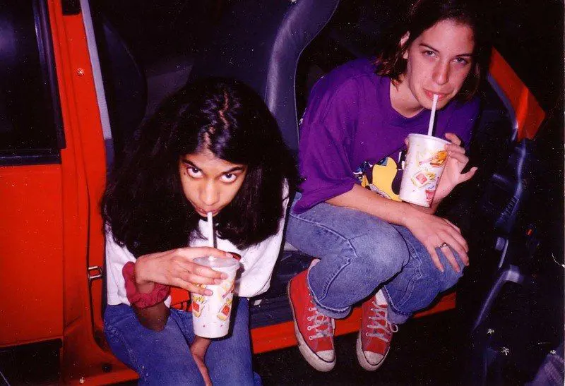 Fabulous Photos Showing Young Ladies' Bold Style Choices in 1990s Fashion