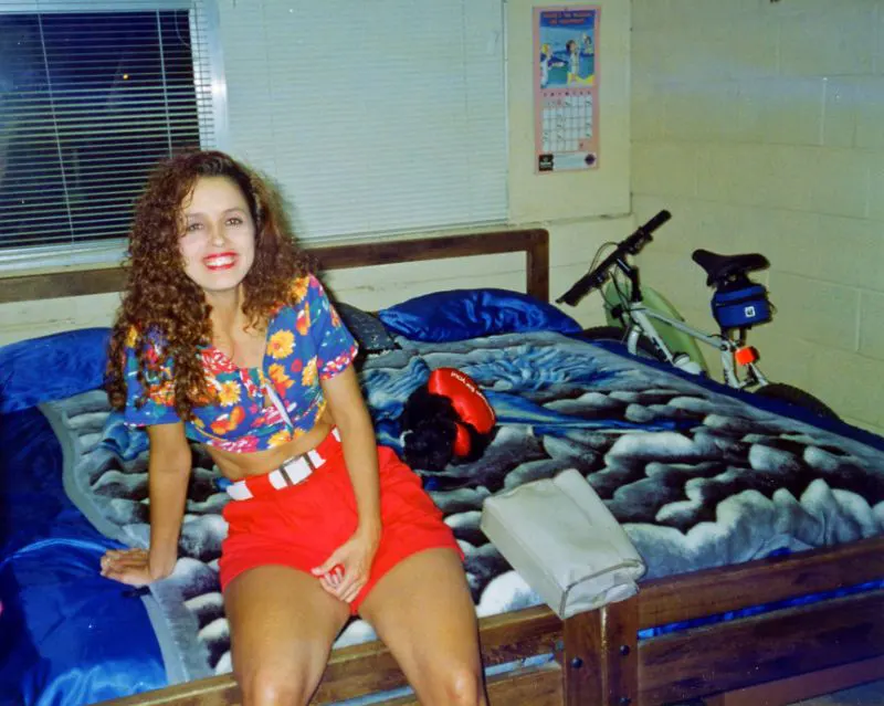 Fabulous Photos Showing Young Ladies' Bold Style Choices in 1990s Fashion