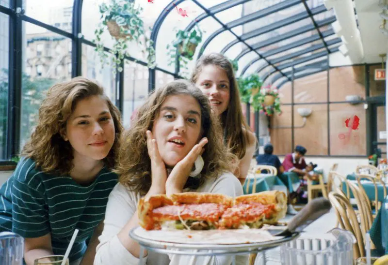 Fabulous Photos Showing Young Ladies' Bold Style Choices in 1990s Fashion