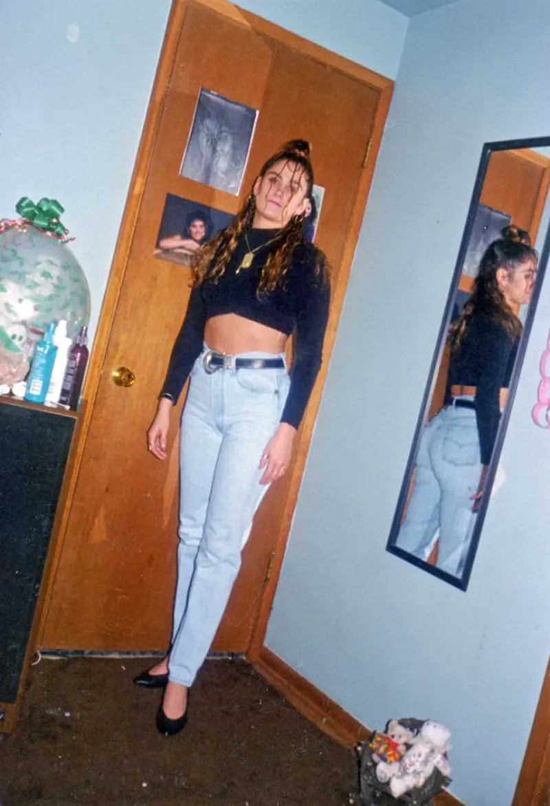 Fabulous Photos Showing Young Ladies' Bold Style Choices in 1990s Fashion