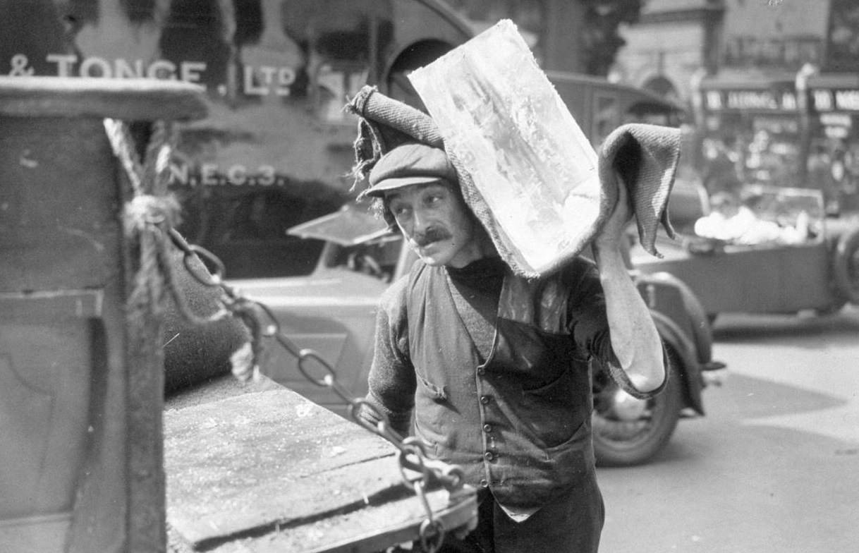 Young Women Performing The Limbo Dance At A Los Angeles Night Club In 1964 young-women-performing-the-limbo-dance-at-a-los-angeles-night-club-in-1964