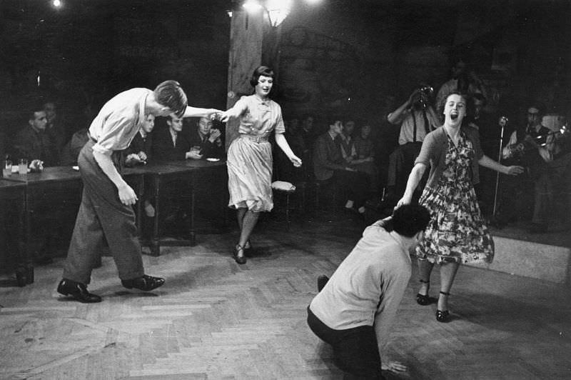 Jazz Club Scenes and Style