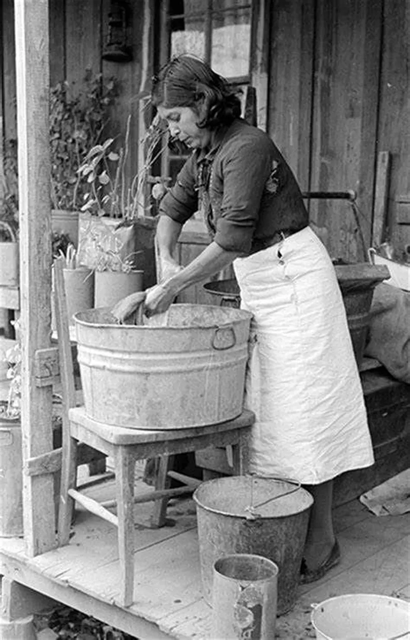 A Photographic Journey Through the Early Days of Washing Machines, 1880s-1950s