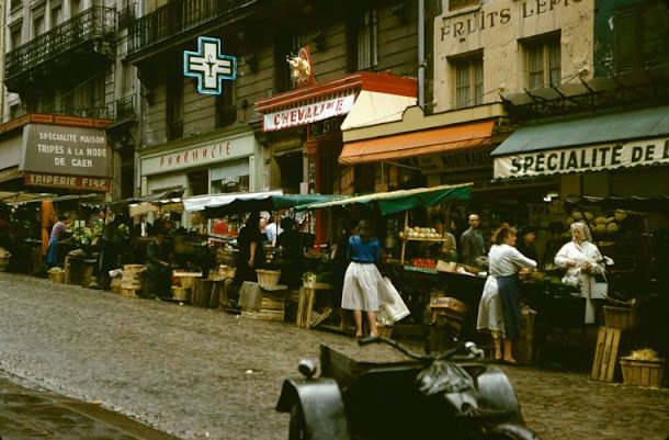 Market street in Paris, August 1958.