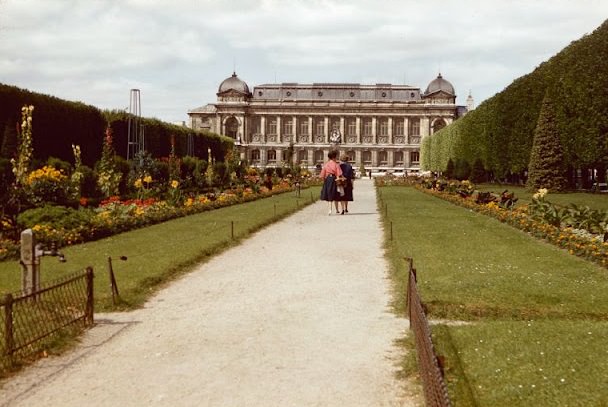 Museum d'Histoire Naturelle, Jardin des Plantes, Paris, July 1958.