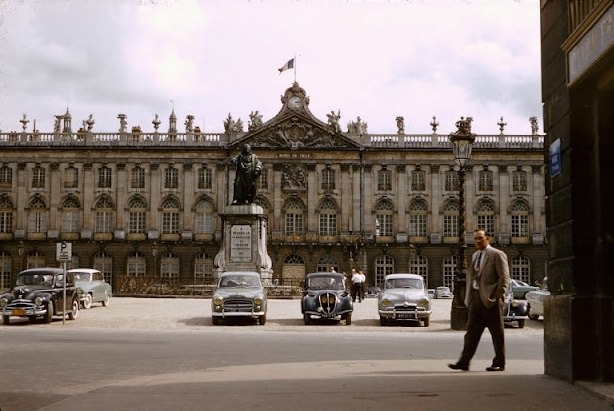 Town hall, Place Stanislas, Stanisław Leszczyński statue, Nancy, July 1958.