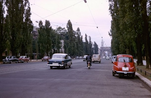 Traffic in Munich, July 1958.