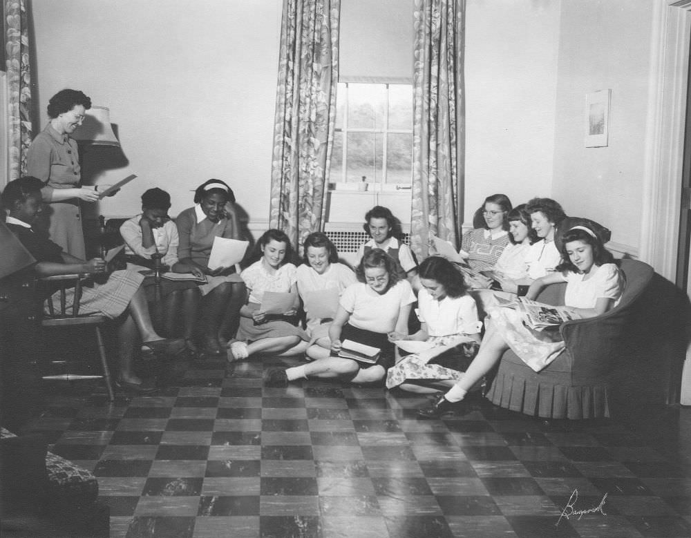 Historical Photos of Girls in Home Economics Classes from the 1920s to 1930s.