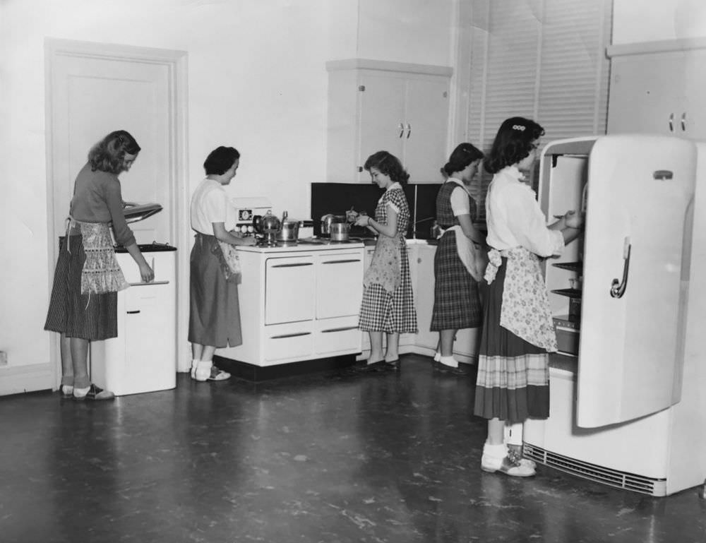 Historical Photos of Girls in Home Economics Classes from the 1920s to 1930s.