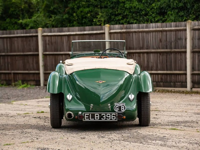 Vintage Luxury: Exploring the Lagonda LG45 Rapide