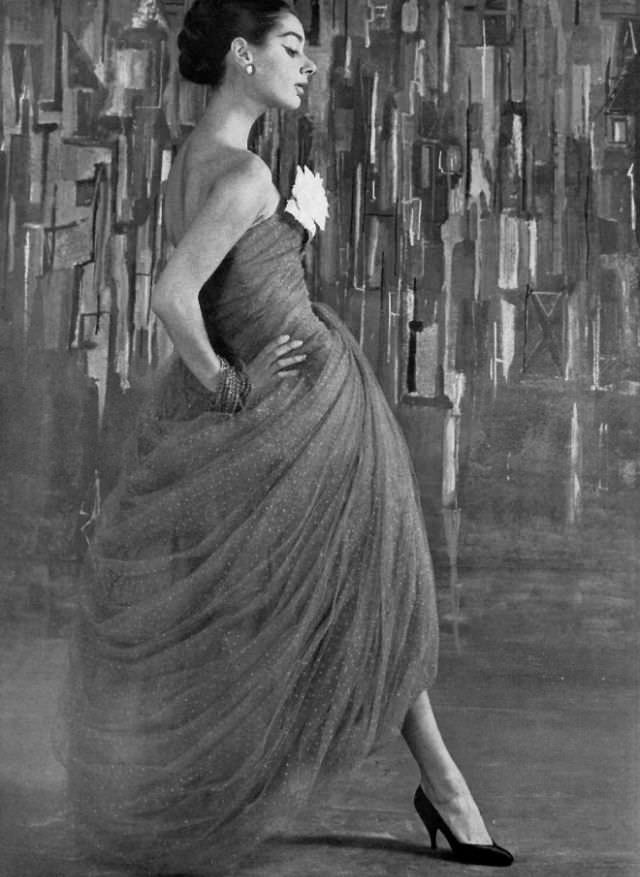Jacky Mazel in Madeleine de Rauch's silk tulle dance dress, 1957.