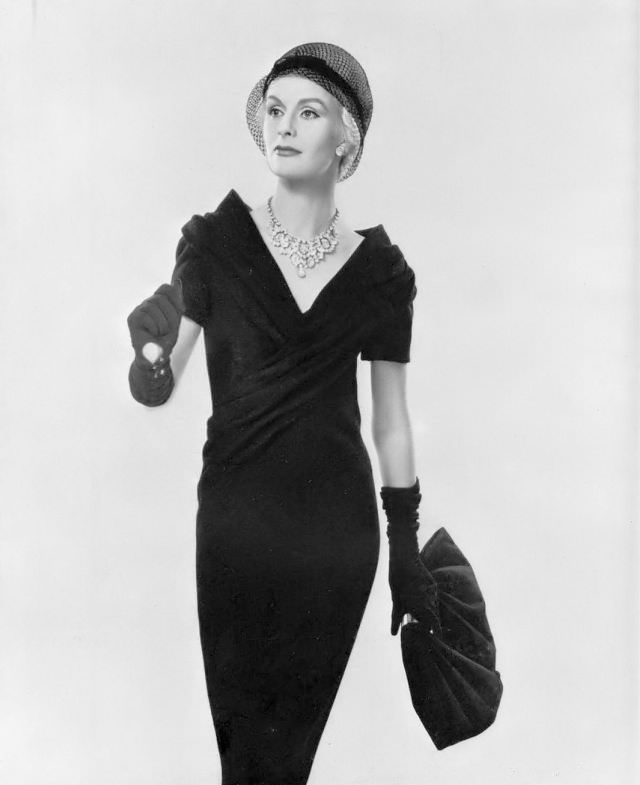Anna in Madeleine de Rauch's black crêpe sheath, 1958.